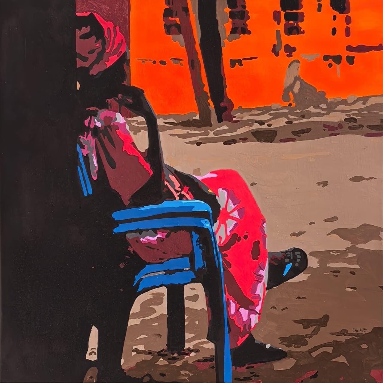 Figure assise sur une chaise bleue devant un paysage orange incandescent.