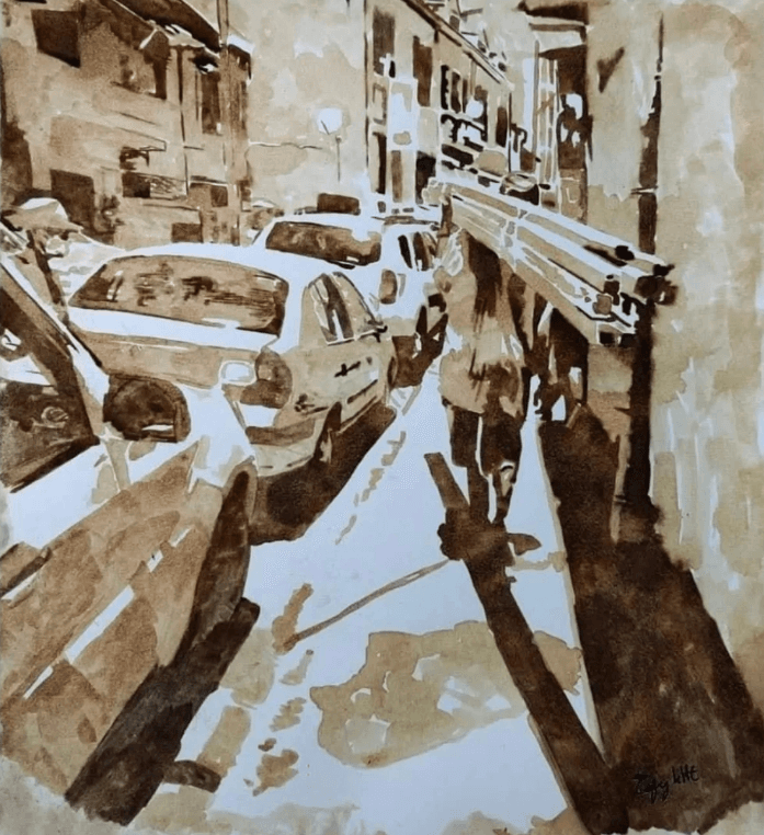Scene de rue peinte au cafe, silhouette portant une charge entre des voitures garees.